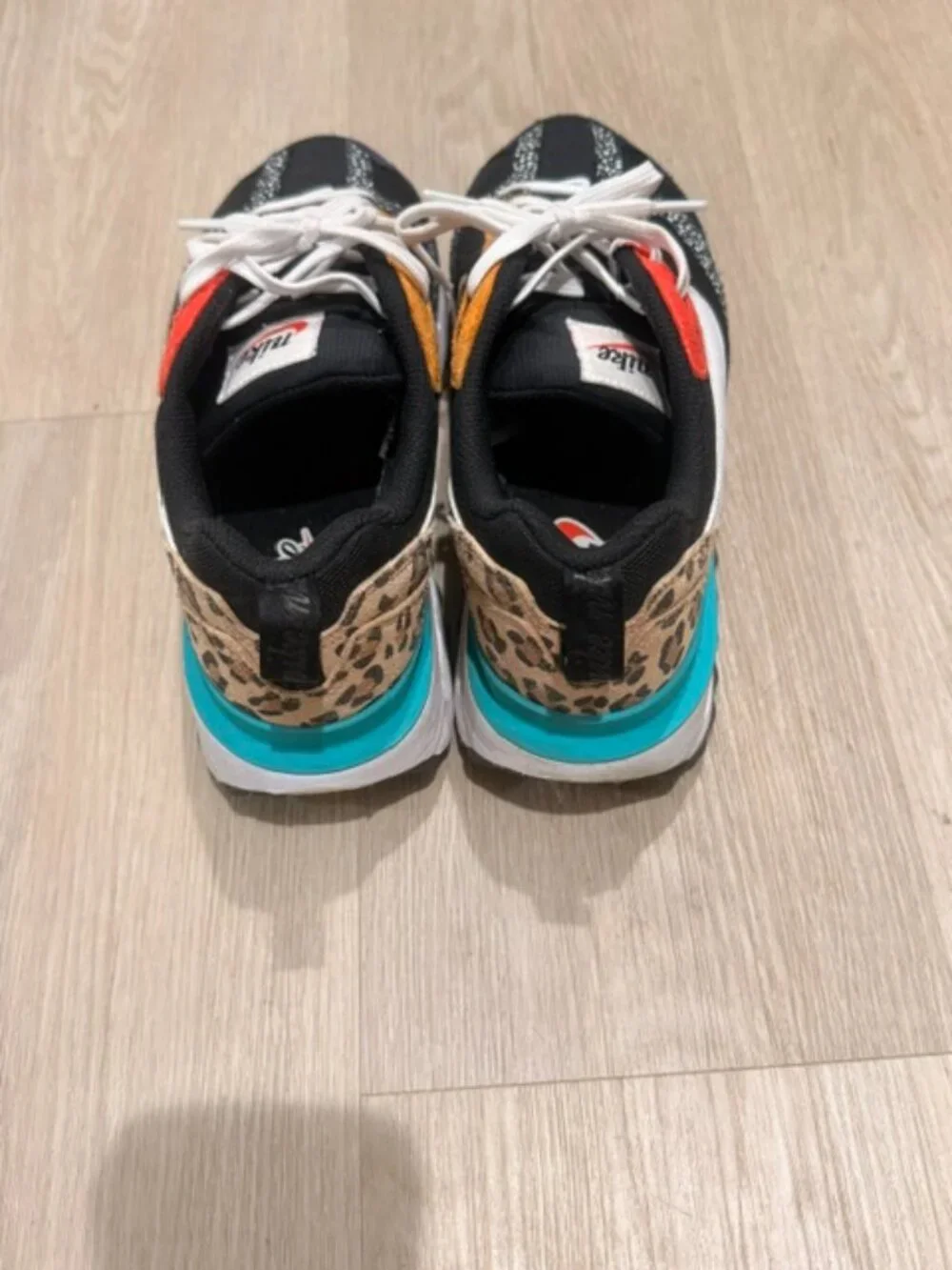 Nike Air Max Dawn SE Safari Sneakers Women Size 9